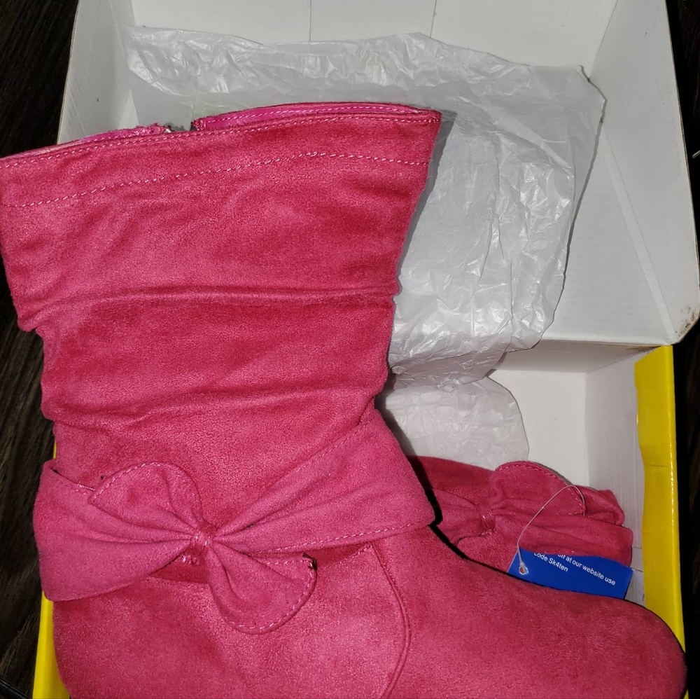 Girls boots